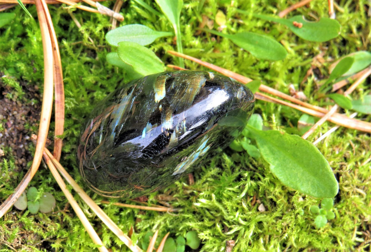Nuummite