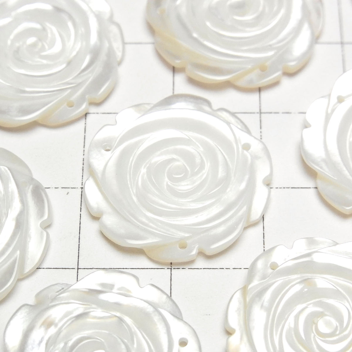 3pcs 8,79 $ ! Coque blanche (huître à lèvres argentées) AAA Rose 22 mm Trois trous 3pcs