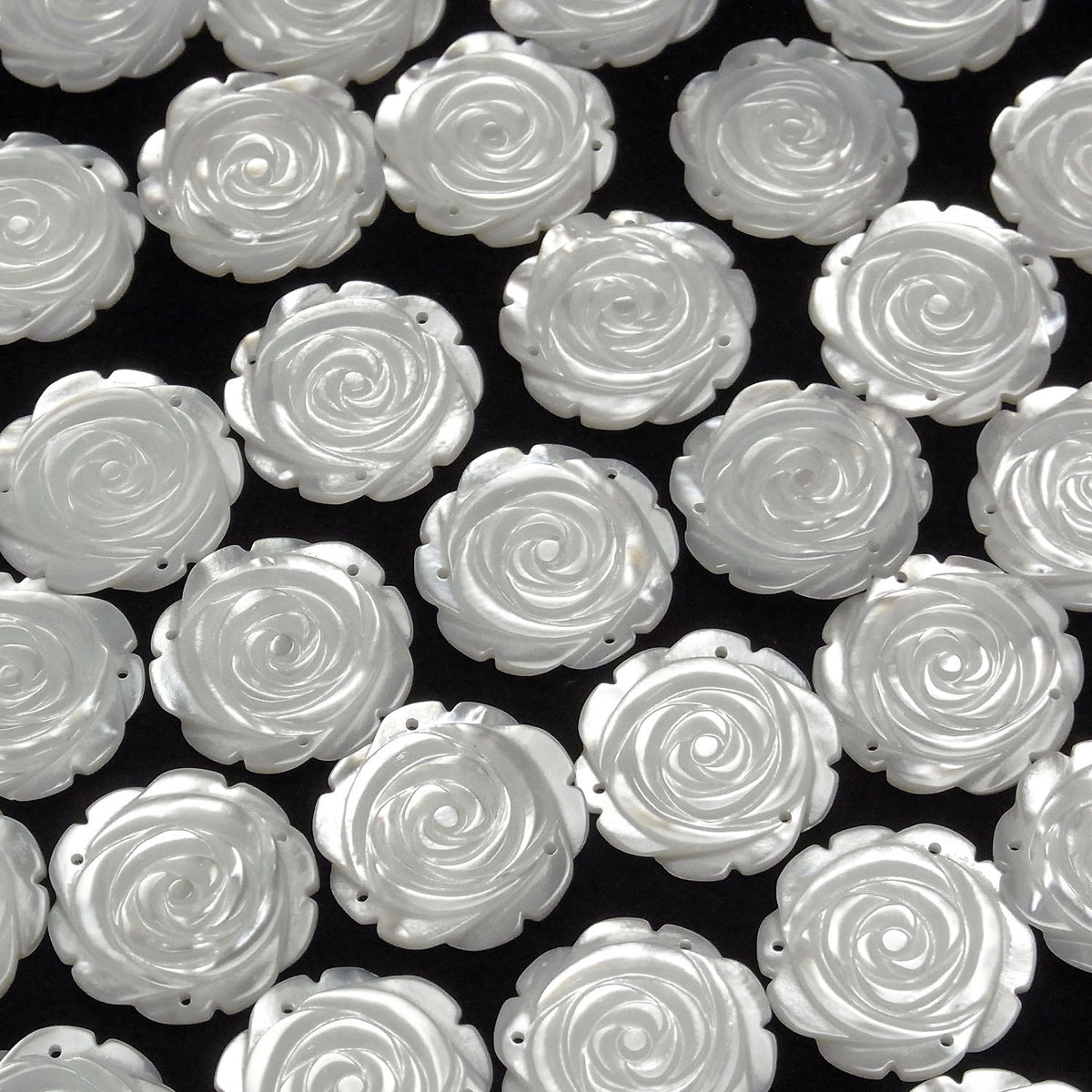 3pcs 8,79 $ ! Coque blanche (huître à lèvres argentées) AAA Rose 22 mm Trois trous 3pcs