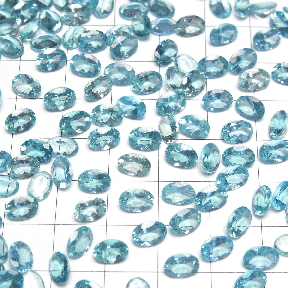 Hochwertiger Apatit AAA loser Stein oval facettiert 7x5mm 3 Stück