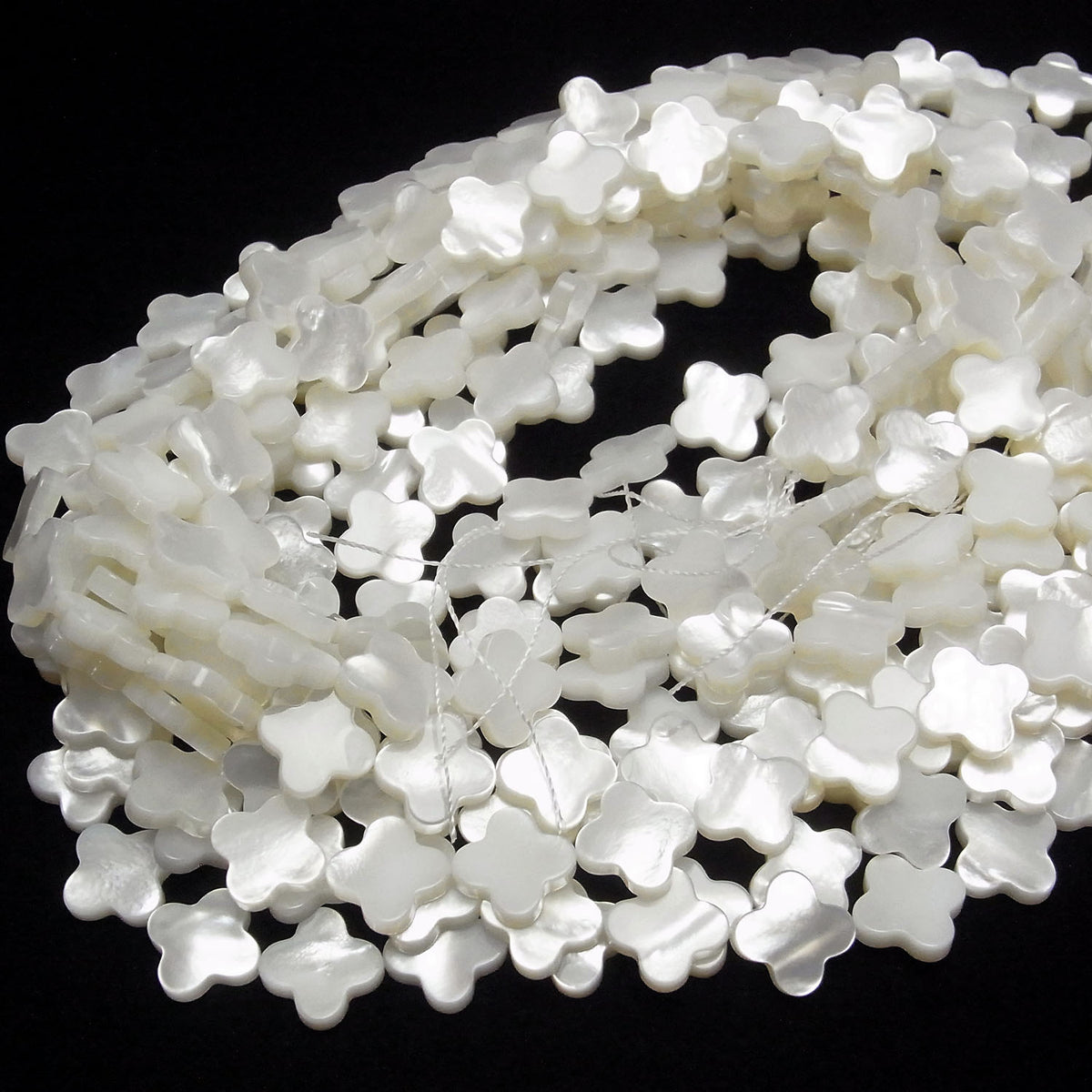 優質白色貝殼AAA花朵圖案13x13x3公釐 1/4或1串珠子(約15英吋/38公分)