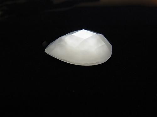 Nacre blanche x Quartz cristal AAA- Cabochon facetté en forme de poire 14x10mm 3pcs