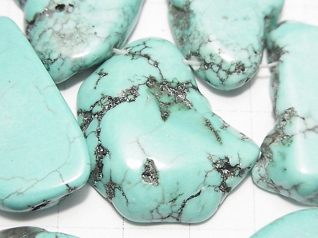 Magnesite Turquoise Slice Nugget Top Side Drilled Hole 1strand beads (aprx.14inch/35cm)