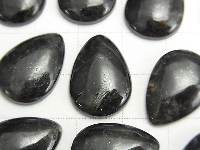Nuummite Pear shape Cabochon 18x13mm 1pc