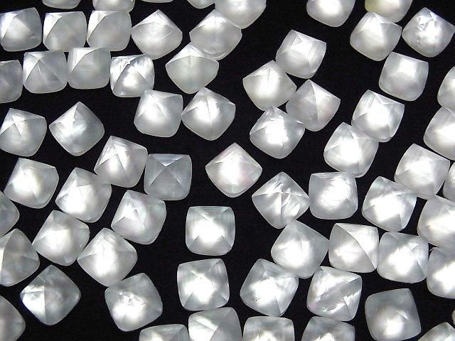Weißes Muschel x Kristall AAA Zuckerhut-Schliff 8x8mm 2 Stück