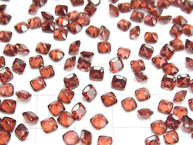 Hochwertiger Mosambik Granat AAA unbohrbar quadratisch facettiert 4x4mm 10 Stück