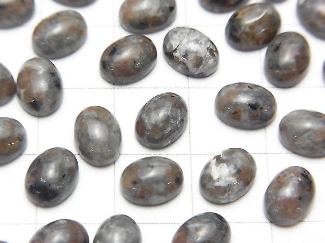 幽白石橢圓形素面蛋面 8x6mm 1顆