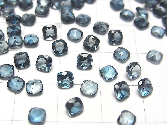 Hochwertiger London Blue Topas AAA loser Stein quadratisch facettiert 4x4mm 2 Stück