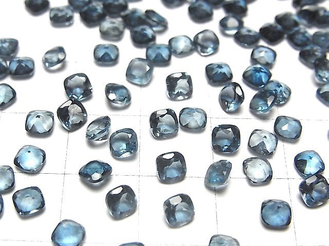 Hochwertiger London Blue Topas AAA loser Stein quadratisch facettiert 4x4mm 2 Stück