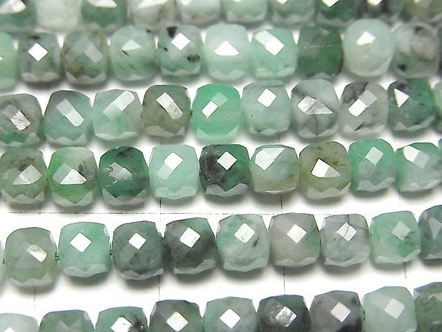 高品質!巴西祖母綠 AA 級方塊形 4x4x4mm 半串或 1 串珠子 (約 15 英吋 / 37 公分)