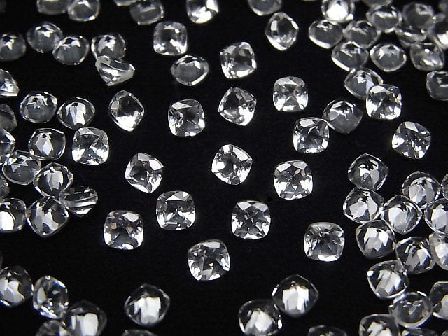 Hochwertiger Danburit AAA lose Steine quadratisch facettiert 4x4mm 4 Stück