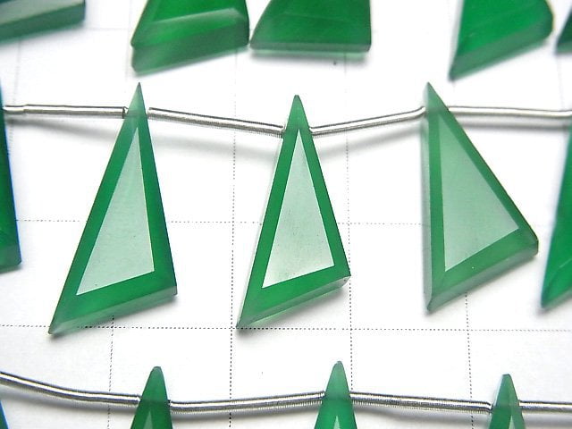 High Quality Green Onyx AAA- Flat Triangle 1strand beads (8pcs )