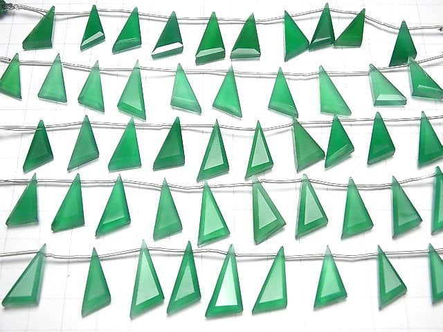 High Quality Green Onyx AAA- Flat Triangle 1strand beads (8pcs )