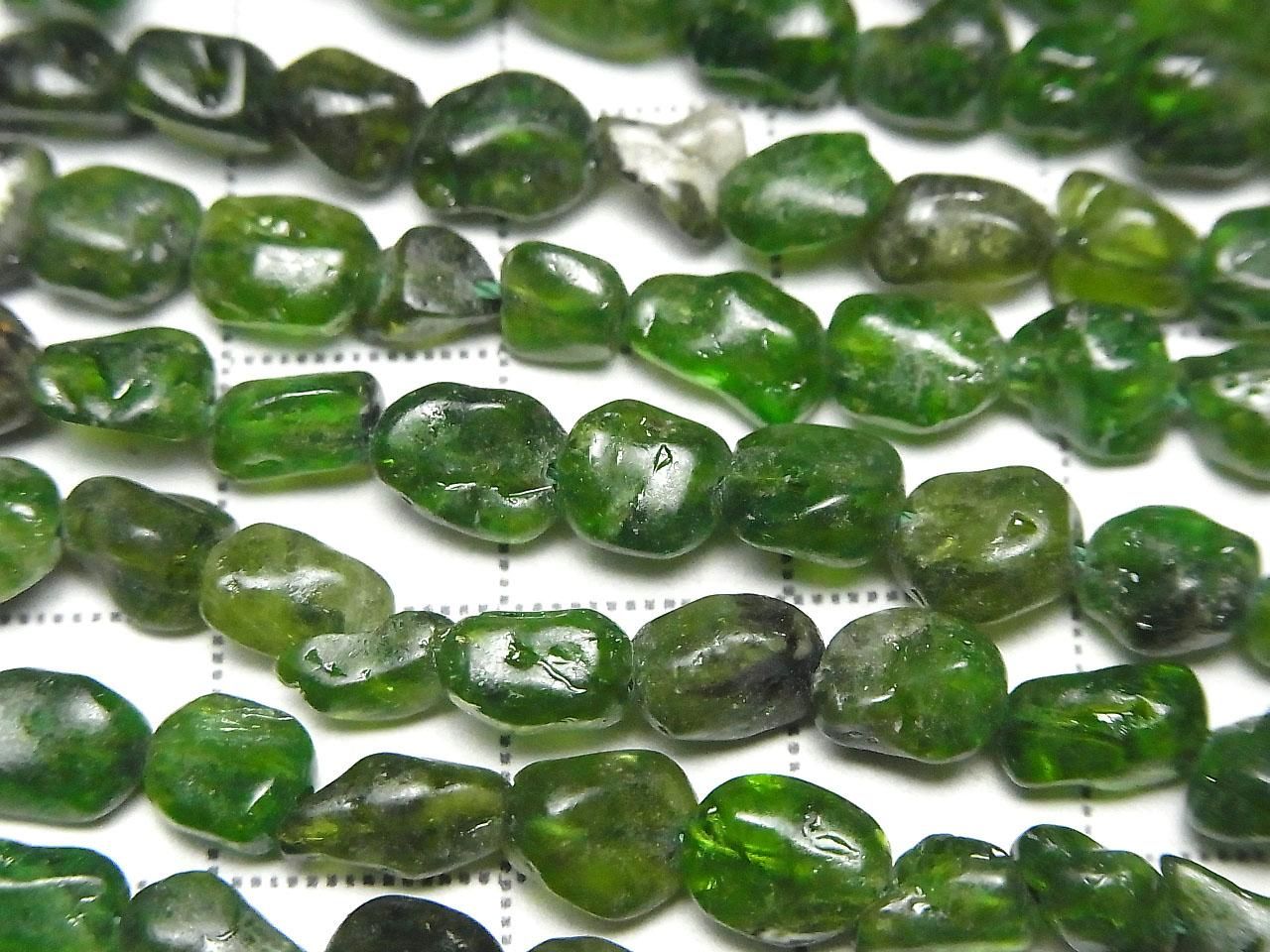 Diopside Chromifère AA, petites pépites, 1 rang de perles (environ 15 pouces/38 cm)