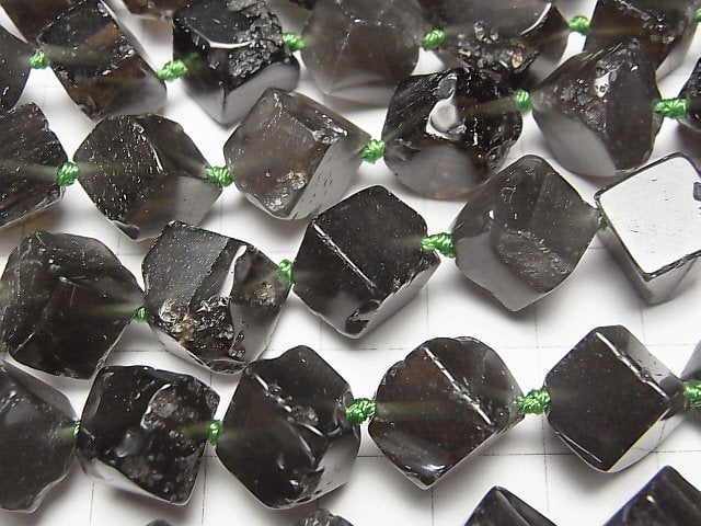 Agnimanitite 骰狀 15x15mm 半串珠或 1 串珠 (約 15 英寸/37 公分)