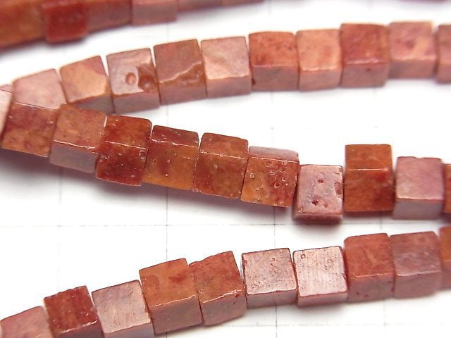 海綿珊瑚立方珠 4x4x4mm 一串 (約16英吋/40公分)
