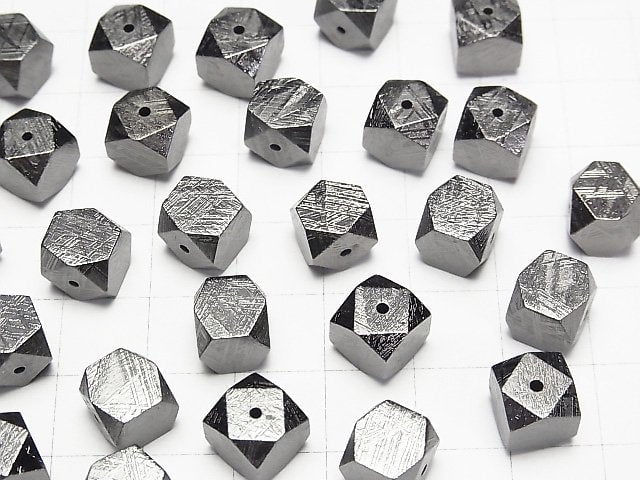 Meteoriten (Muonionalusta) Würfel Form 6mm, 8mm, 10mm Schwarz 1 Stück
