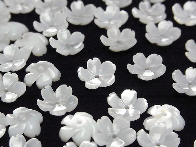 Hochwertige weiße Muschel (Silberlippen-Auster) AAA 3D-Blume 10mm Zentrum Loch 4 Stück