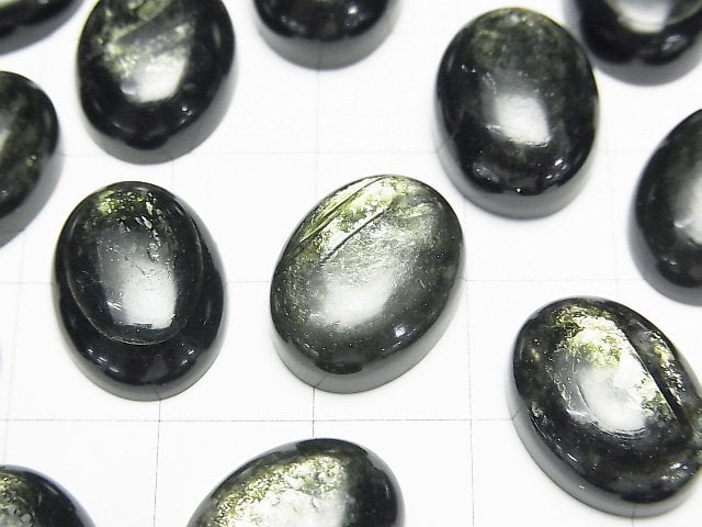 Green Mica AAA Oval Cabochon 16x12mm 1pc