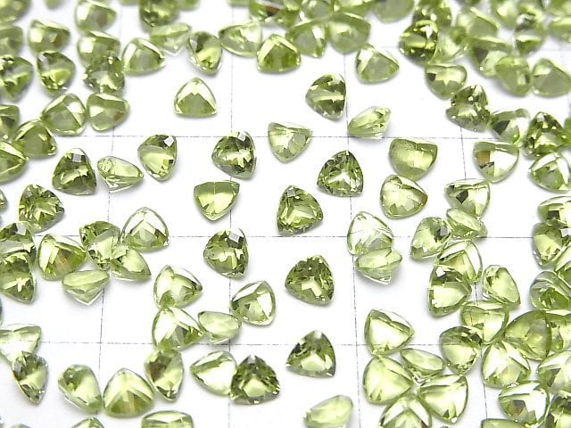 Hochwertiger Peridot AAA Lose Stein Dreieck Facettiert 4x4mm 10Stücke