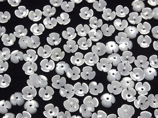Hochwertige weiße Muschel (Silberlippen-Auster) AAA 3D Blume 6mm Mittelbohrung 4Stk