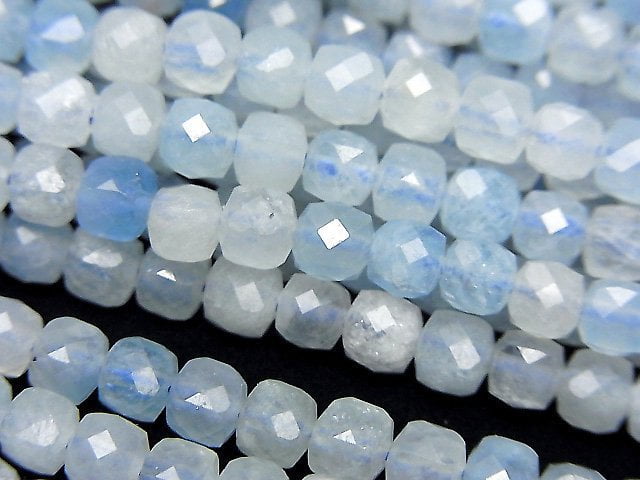 高品質!海水藍寶AA++ 立方體形狀 4x4x4mm 1串珠子 (約15英吋/36公分)