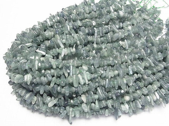 Grüner Kyanit AA+ Kleine Nugget (Chips) 1 Strang Perlen (ca. 15 Zoll/37 cm)