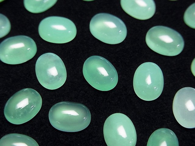 Chrysoprase AAA- Oval Cabochon 8x6mm 1pc