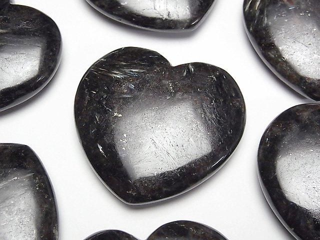 Nuummite Undrilled Heart 38x40mm 1pc