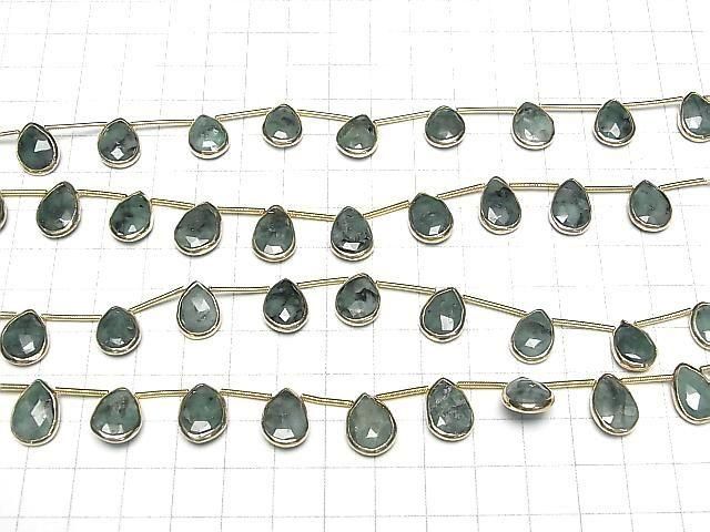 Émeraudes en serti clos, forme poire, taille briolette facettée, demi ou un fil de perles (env. 13 cm)