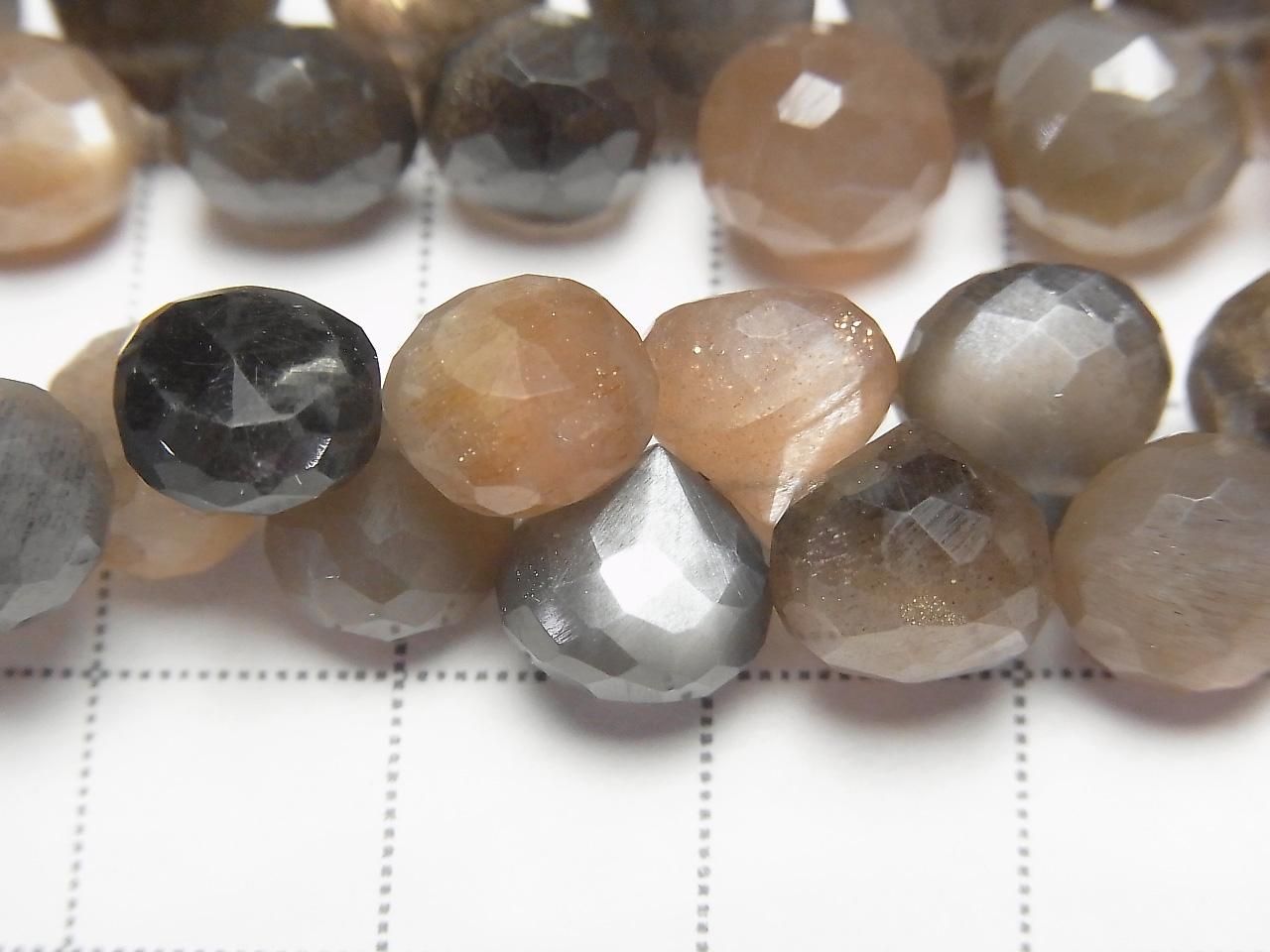 Pierre de lune multicolore argentée et dorée à facettes oignon AA++, briolette, demi-fil ou 1 fil de perles (environ 7 pouces/18 cm)