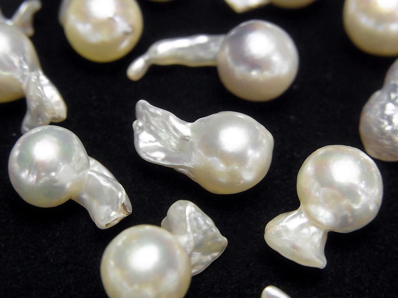 Akoya Pearls Baroque Fin Pattern 7.5-9mm White Silver Untreated 3pcs