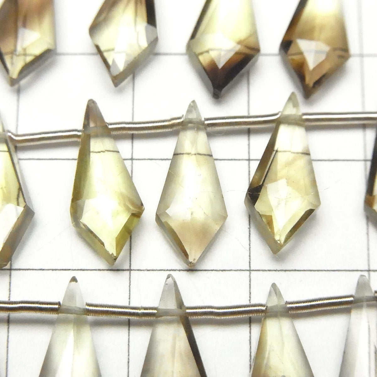 High Quality Lemon x Smoky Quartz AAA Deformed Diamond Shape 15x6mm 1strand beads (8pcs )