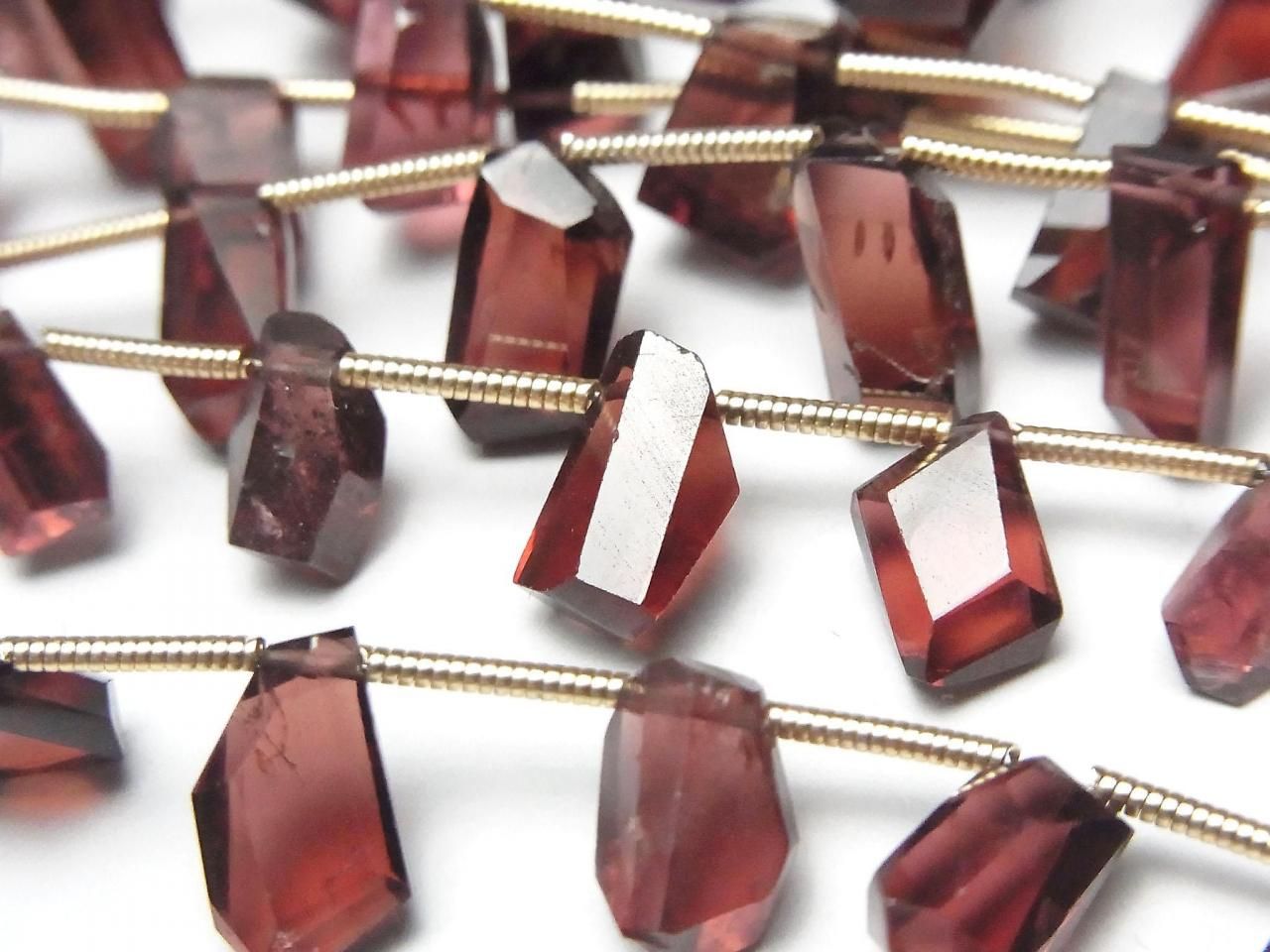 Mozambique Garnet AA++ Rough Faceted Nugget Top Side Drilled Hole 1strand beads (15pcs)