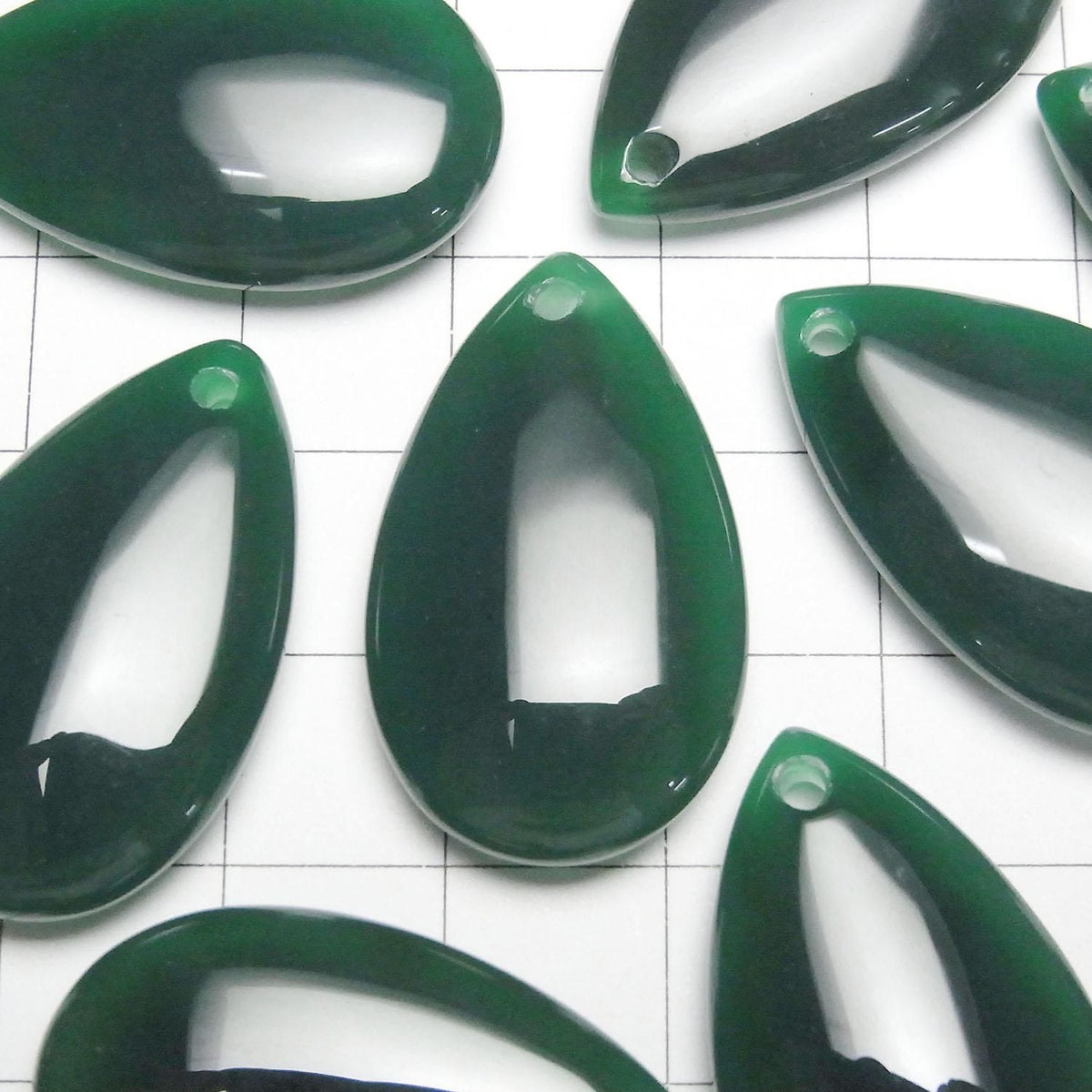 Green Onyx AAA Pear Shape 30x18mm 2pcs