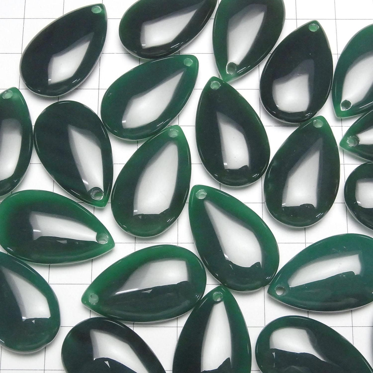 Green Onyx AAA Pear Shape 30x18mm 2pcs