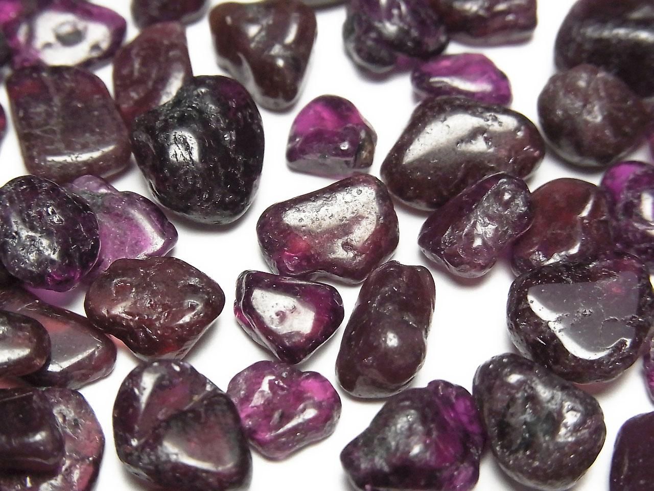 Rhodolite Garnet AA+ Undrilled Chips 100 grams