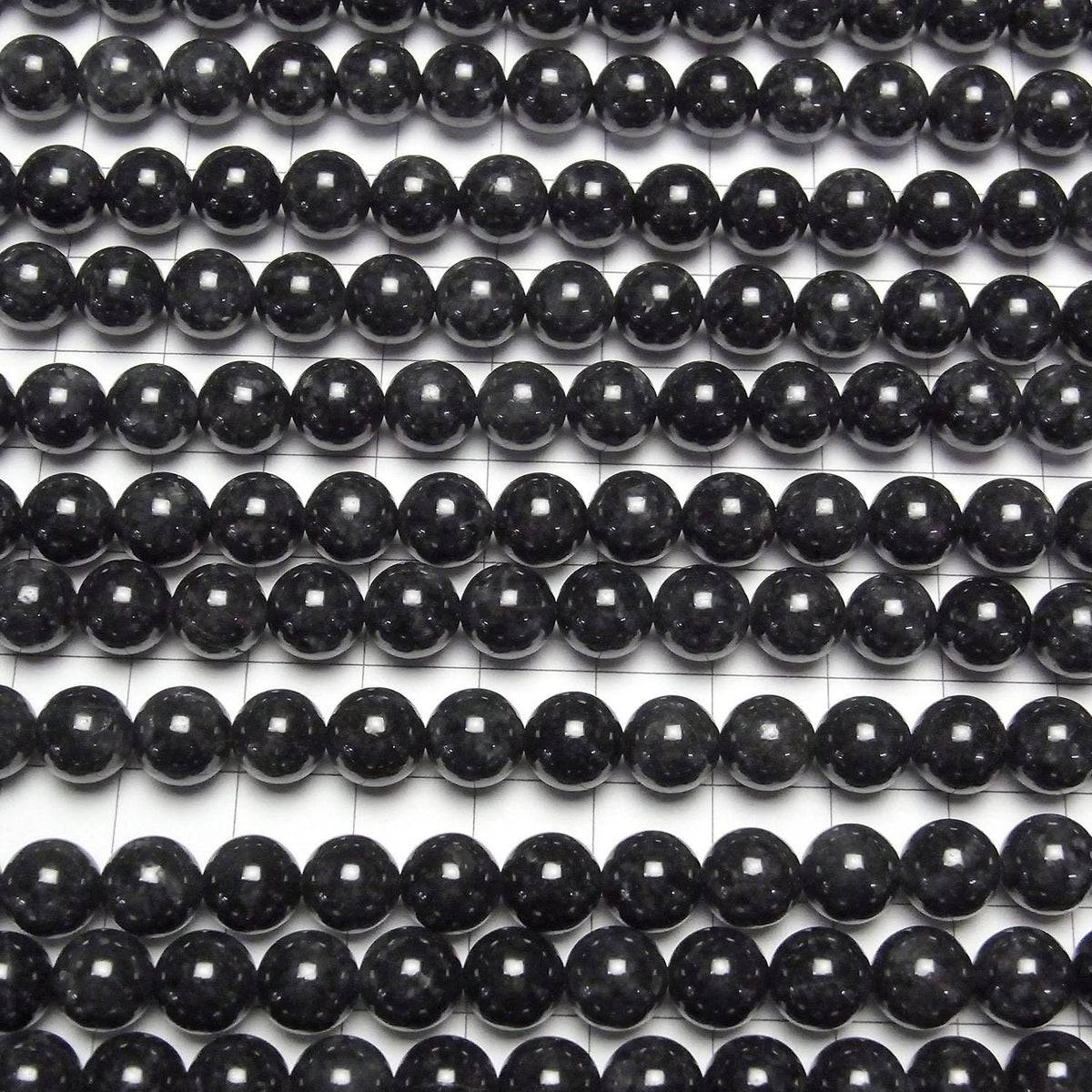 Black Jadeite AAA Round 8mm half or 1strand beads (approx. 15 inches/38 cm)