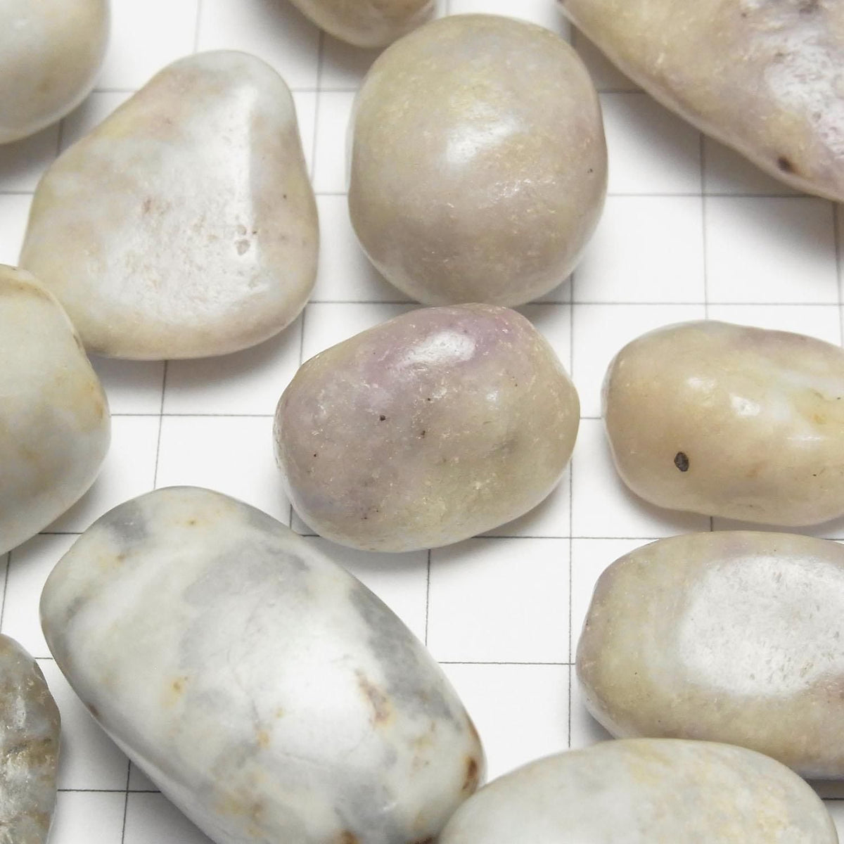 Hackmanite Undrilled Nuggets 100 grams