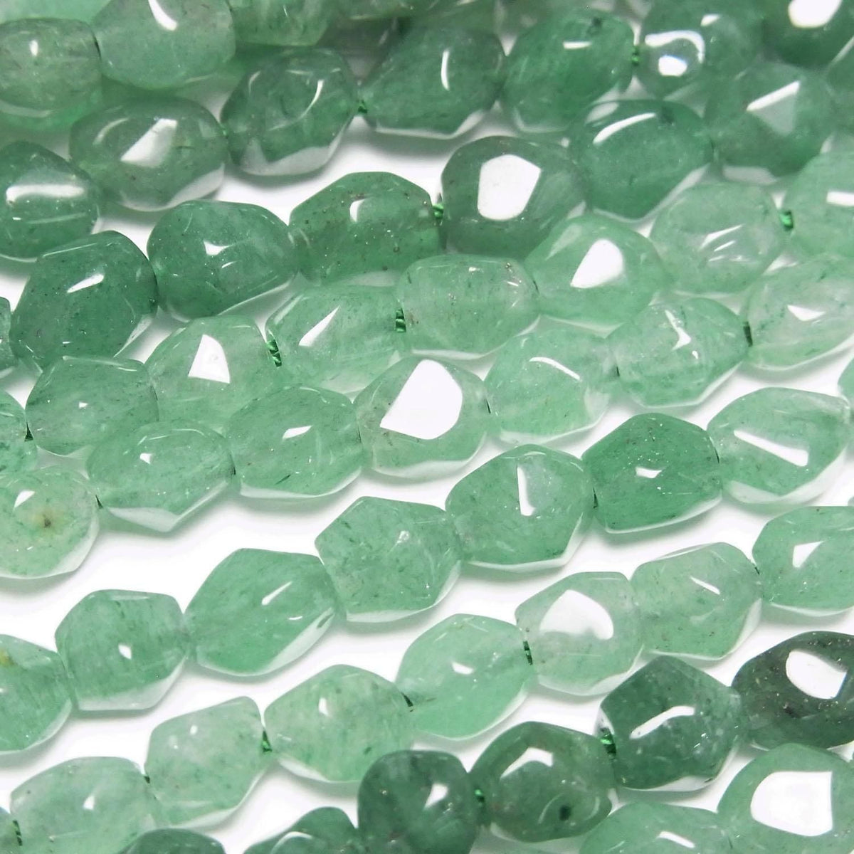 Green Aventurine Small Size Faceted Nugget with 1strand beads of Beads (approx. 15 inches/37 cm)