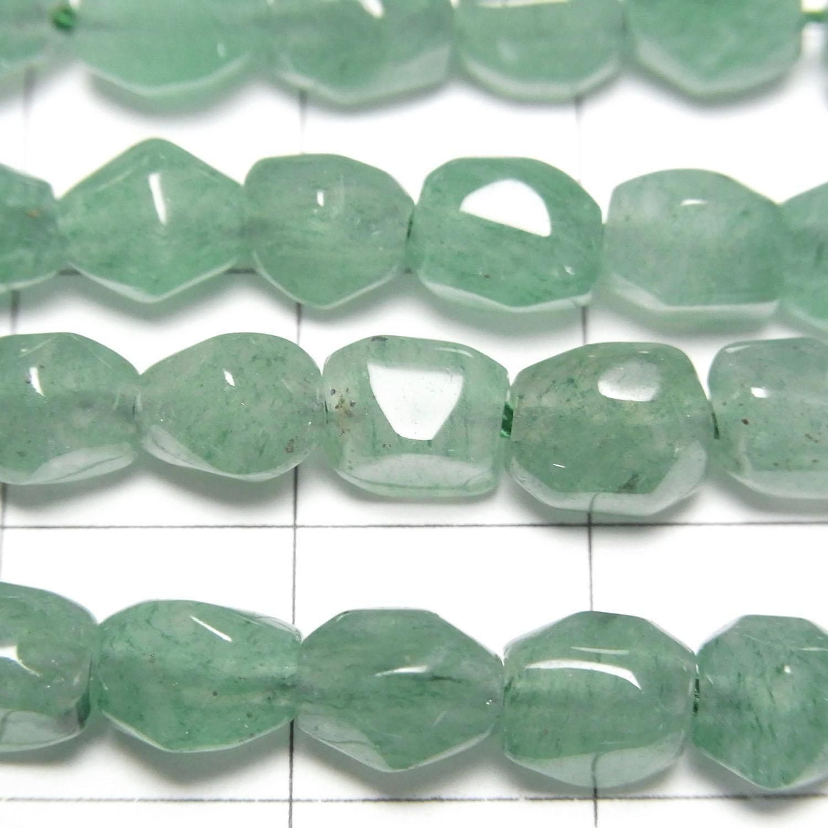 Green Aventurine Small Size Faceted Nugget with 1strand beads of Beads (approx. 15 inches/37 cm)
