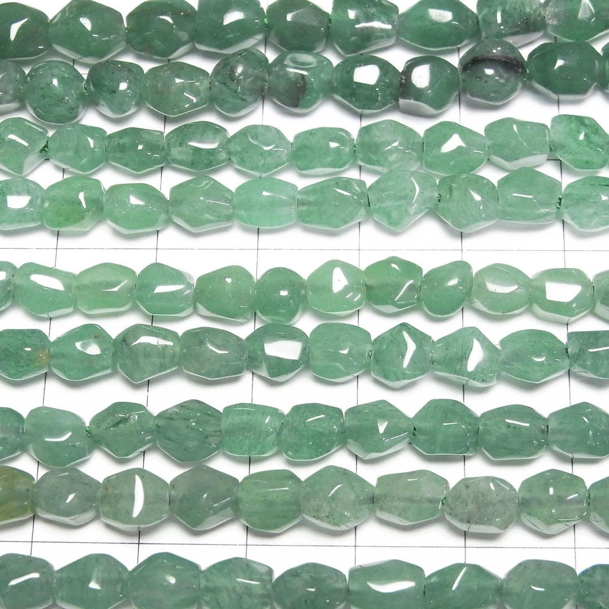 Green Aventurine Small Size Faceted Nugget with 1strand beads of Beads (approx. 15 inches/37 cm)