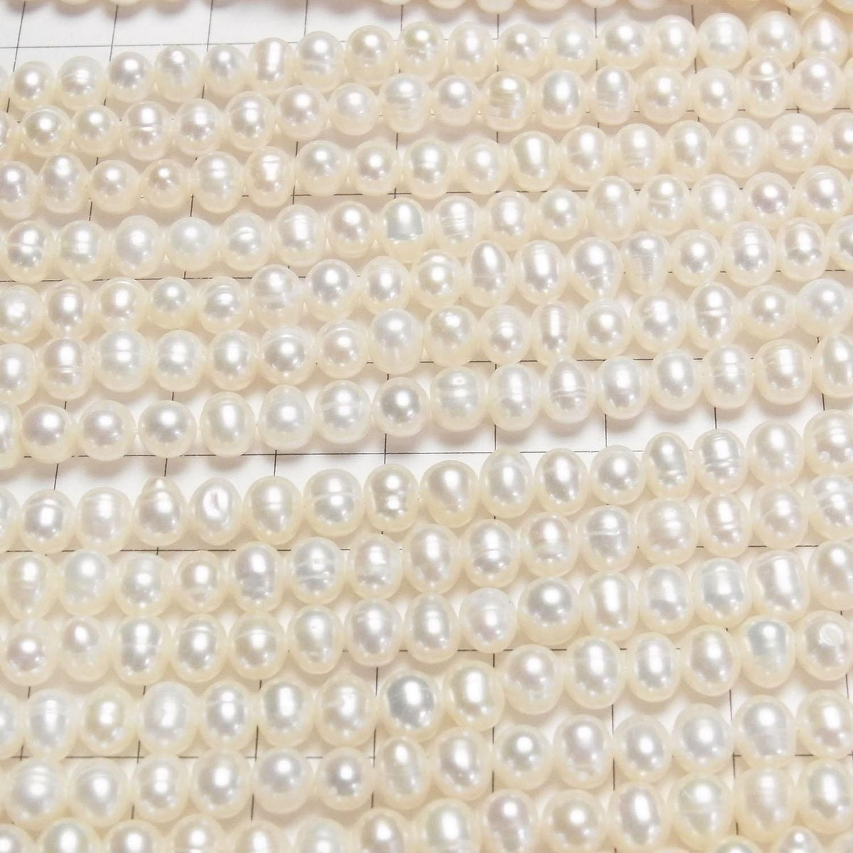 Fresh Water Pearl AA Potato 6-7mm White 1strand beads (approx. 14 inches/34 cm)