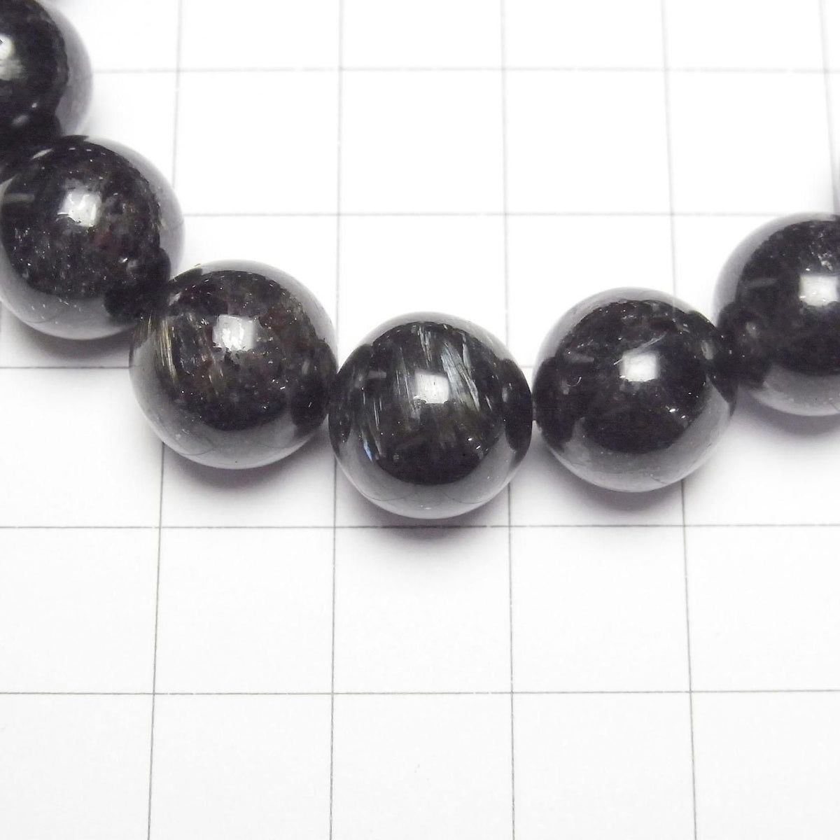 Nuummite Round 12mm 1strand beads (Bracelet)