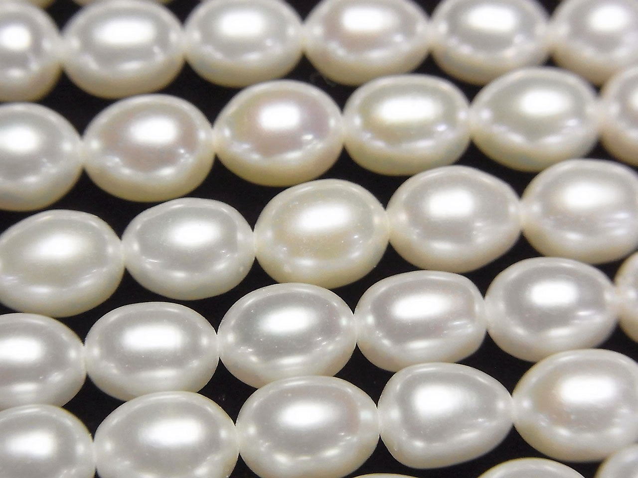 淡水珍珠 AA++ 米形 7x6x6mm 白色 1串珠子 (約 15 英寸/36 公分)