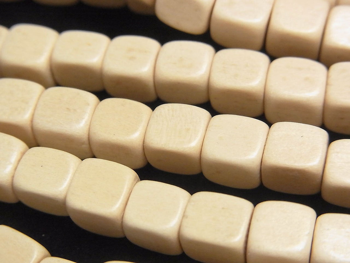 1 fil 3,79 $ ! Perles Cubes en Bois Blanc 6x6x6mm 1 fil (env. 38cm)