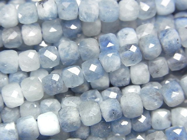 高品質!深藍色海藍寶石 AA++ 立方體形狀 4x4x4mm 1串珠子 (約15英吋/36公分)