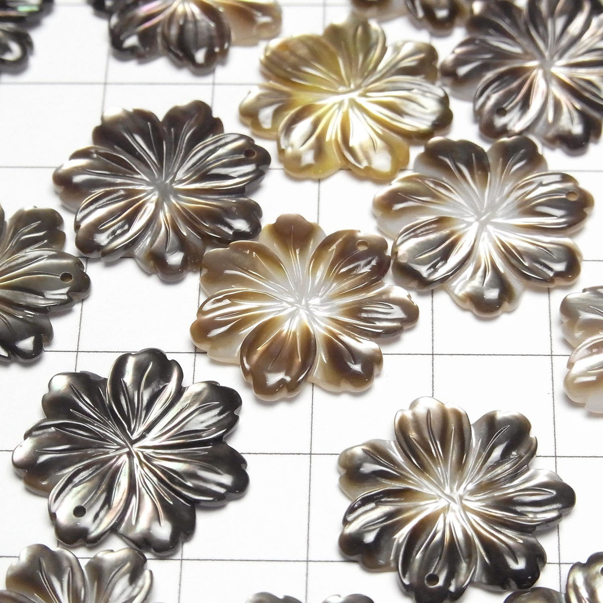 高品質黑殼AAA花20mm 2顆 $5.79
