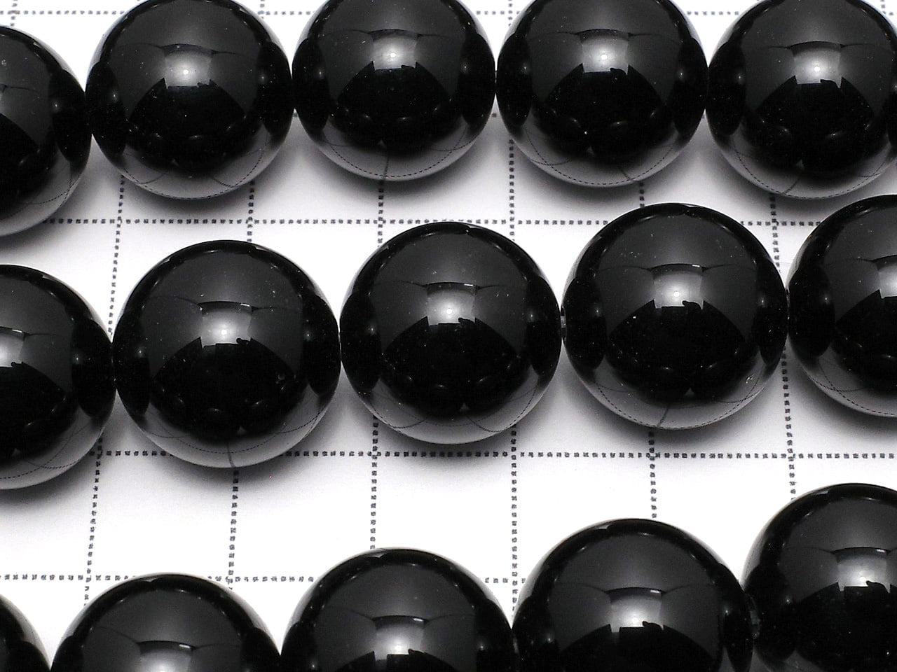 Onyx Round 16mm half or 1strand beads (aprx.15inch/36cm)