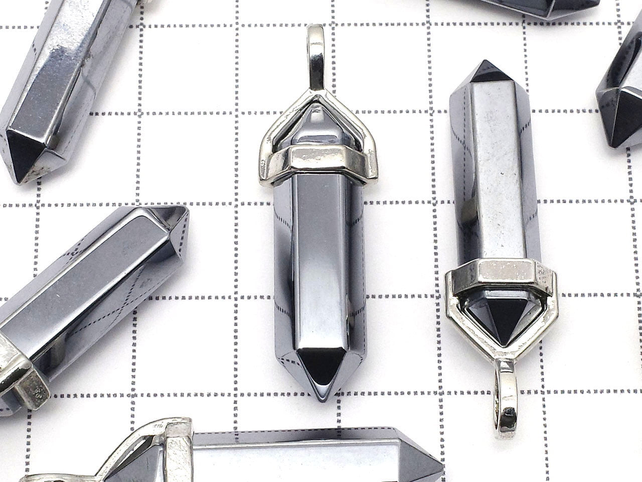Terahertz Double Point Pendant 40x8x8mm 1pc